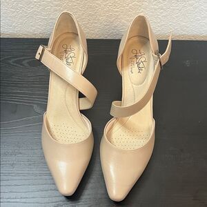 Life Stride Women's Beige Strap Heels